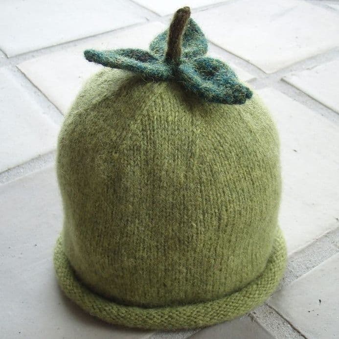Apple Hat by Tina Vejlø Andersen - Kastaniestrik