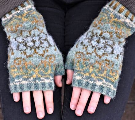 Autumn Leaves Mittens - Marion Schlenzka