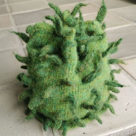 Chestnut Hat by Tina Vejlø Andersen - Kastaniestrik