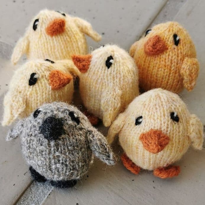 Ducklings by Tina Vejlø Andersen - Kastaniestrik