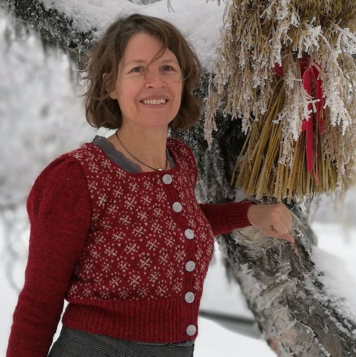 Finjulekofte (Pretty Christmas Cardigan) - Tori Seierstad (TorirotDesign)