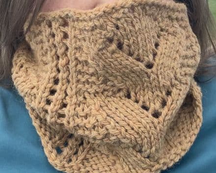 Fluke Cowl - Mandy Moore - Olach Designs