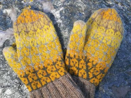 Mittens for Good Neighbours #3 - Tori Seierstad (TorirotDesign)