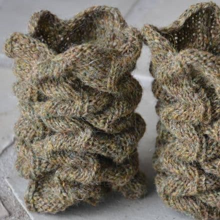 Oak Tree Wristwarmers - Tina Vejlø Andersen - Kastaniestrik