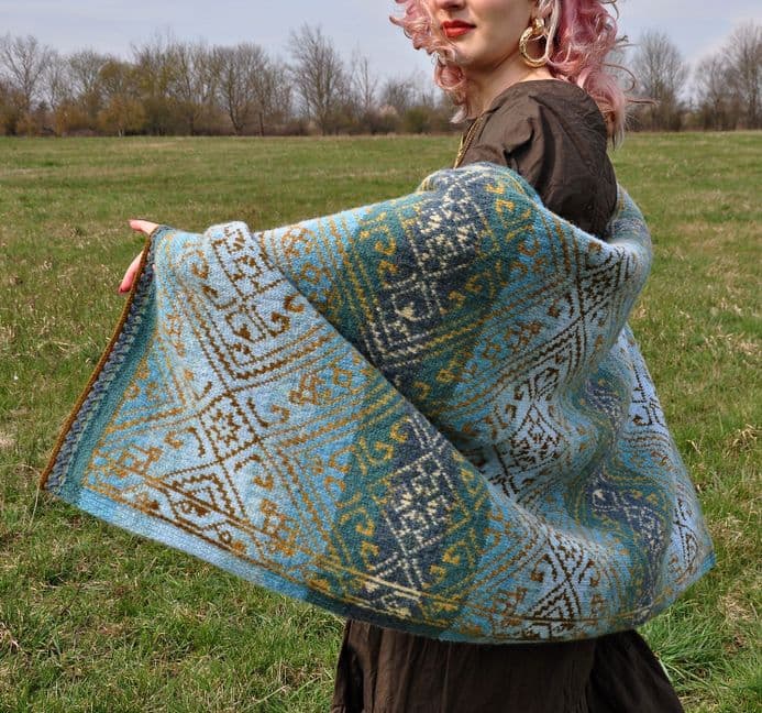 Pearl of Orient Shawl - Marion Schlenzka