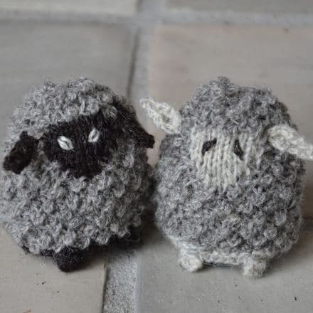 Sheep - Tina Vejlø Andersen - Kastaniestrik