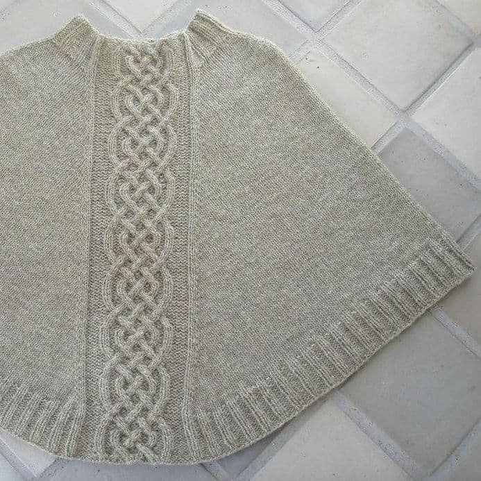 The Elf Mound by Tina Vejlø Andersen - Kastaniestrik