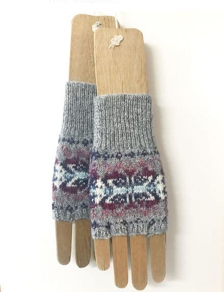 Tina's Mitts - Terri Malcolmson (Terri Laura)