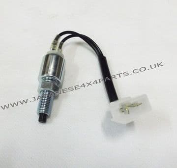 Daihatsu Fourtrak / Rocky 2.8D - F70/F75 (01/1984-04/1993) - Brake Light Switch