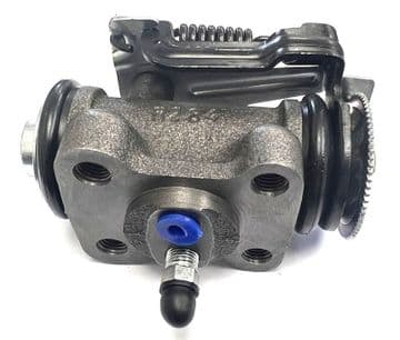 Isuzu NKR77 - 3.0TD - 4JH1TC - 3.5Tonne (2002-2008) - Front of Rear Brake Wheel Cylinder R/H