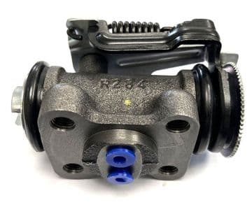 Isuzu NKR77 - 3.0TD - 4JH1TC - 3.5Tonne (2002-2008) - Rear of Rear Brake Wheel Cylinder R/H