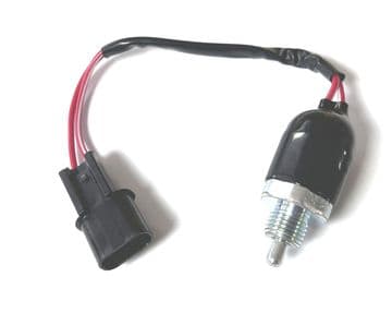 Mitsubishi Canter Fuso FE85P - 3.9TD - 7C14 - 7.5T (2005+) - Reverse Lamp Light Switch (MTM)