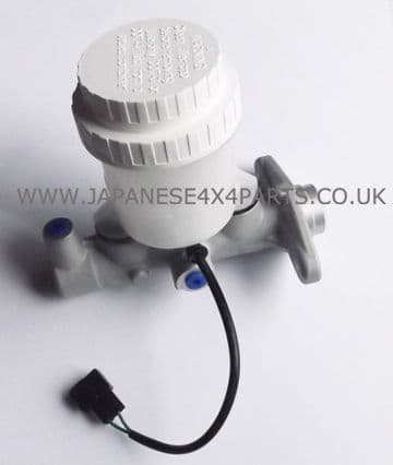 Mitsubishi Pajero/Shogun 3.0 Petrol (L141 / L146) - Brake Master Cylinder