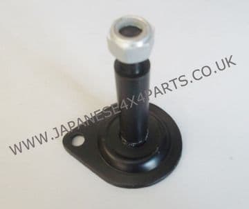 Nissan Navara D22 Pick Up 2.5TD / 2.5Di - 4WD (11/2001+) - Rear Leaf Spring Pin Front of Rear