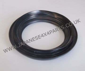 Nissan Patrol Y61 2.8TD - RD28 (10/1997- 02/2000) - Rear Wheel Bearing Seal Outer (65mm)