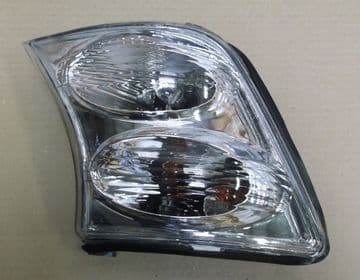 Nissan Patrol Y61 (GR) 3.0DTi - ZD30DDTi (02/2000+) - Front Corner Lamp R/H