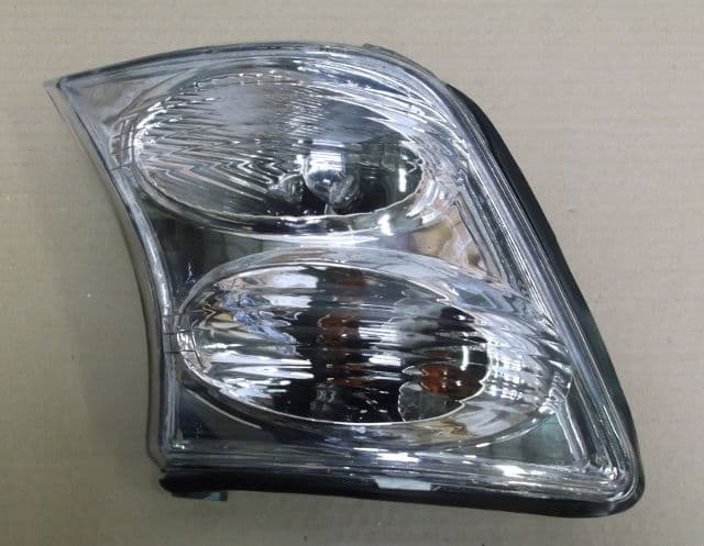 Nissan Patrol Y61 3.0TD - Front Corner Lamp RH (2002+)