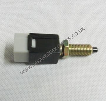 Nissan Patrol Y61 (GR) 3.0DTi - ZD30DDTi (02/2000+) - Stop / Brake Light Switch