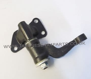 Nissan Terrano || 3.0Di (TD) R20C - ZD30DDTi (02/2002-2007) - Steering Idler Arm (L/H/D)