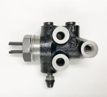 Toyota Hilux 2.4D Pick Up LN105R - MK3 (2L) (08/1988-07/1997) - Brake Load Sensing Valve
