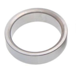 Toyota Land Cruiser 3.0TD - KZJ71 - 3 Door (05/1993-04/96) - Rear Wheel Bearing Retainer