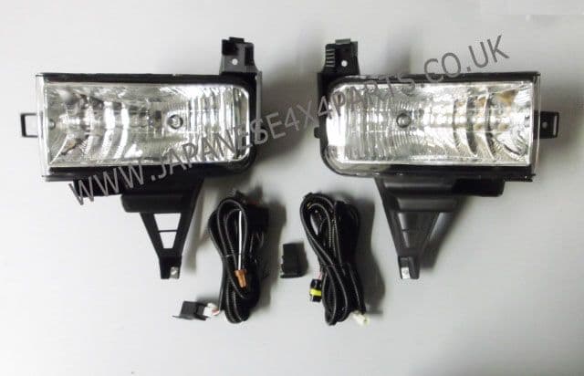 Toyota Land Cruiser 4.5 Twin Turbo Diesel - VDJ200 V8 (08/2007+) - Front Bumper Fog Lamp Pair (L+R)