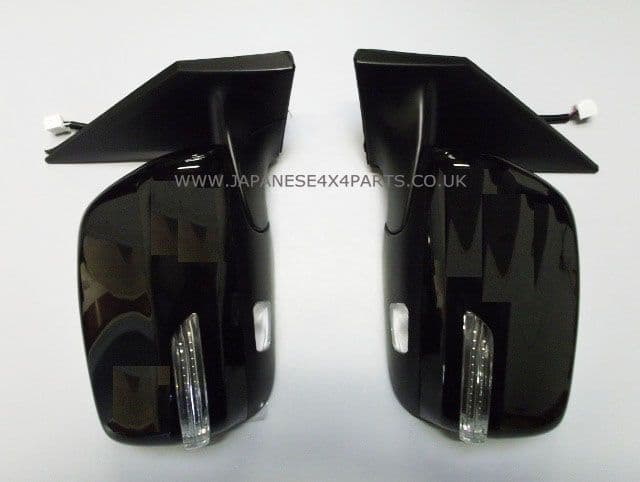 Toyota Land Cruiser 4.5 Twin Turbo Diesel - VDJ200 V8 Mirror BK Elec. W/Indicator & Puddle Lamp Pair