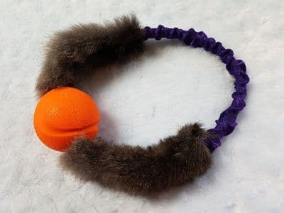 BUNGEE RING -RABBIT FUR / SHEEPSKIN- CHUCKIT BALL
