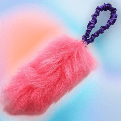 Pocket bungee sheepskin tugs