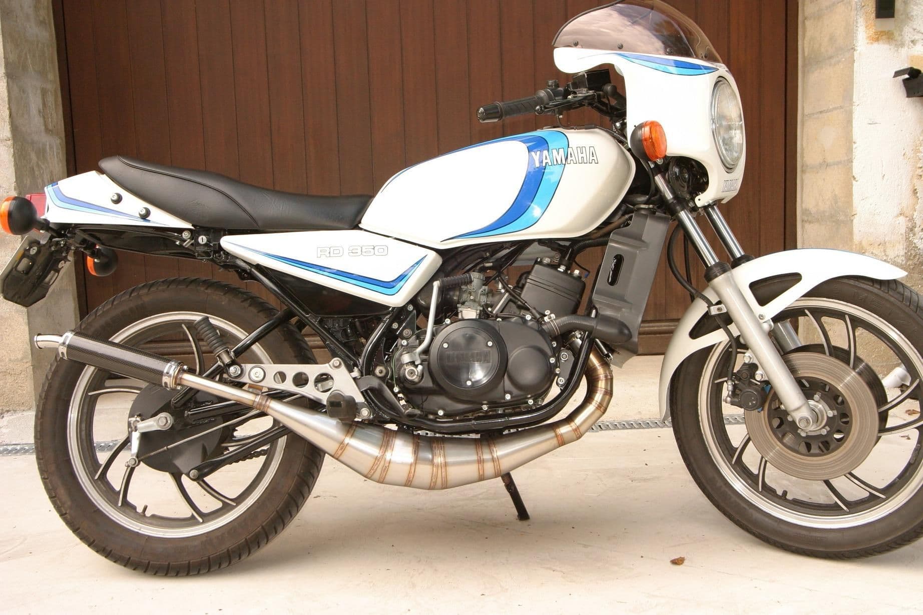 Yamaha RD350LC STAINLESS STEEL SIDE/SIDE STYLE EXHAUSTS