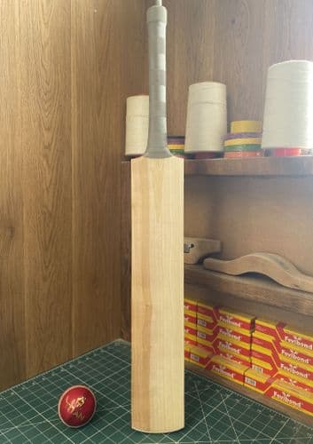 £90.00 Off RRP! Grade 2 - Size 5 -Sub Grade - Mid-Middle 1lb 14oz Bat#1624