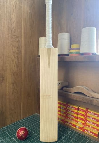 50% Off RRP! Grade 3 - Mid-Middle 2lb 10¾oz Bat#1623 - Save £125.00!