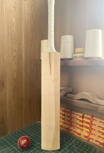 50% Off RRP! Grade 3 - Mid-Middle 2lb 10oz Bat#1572 - Save £125.00!