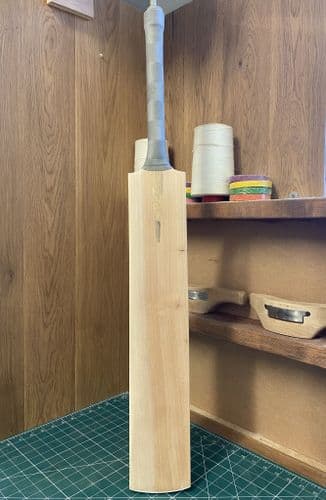 50% Off RRP! Grade 3 - Mid-Middle 2lb 10oz Bat#1946 - Save £137.50!