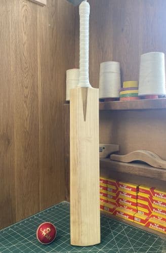 50% Off RRP! Grade 3 - Mid-Middle 2lb 11¼oz Bat#1622 - Save £125.00!