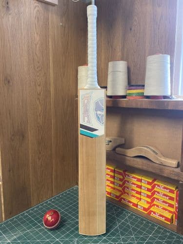50% Off RRP! Grade 3 - Mid-Middle 2lb 8½oz Bat#1595 - Save £125.00!