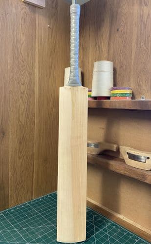 50% Off RRP! Grade 3 - Mid-Middle 2lb 8½oz Bat#1935 - Save £137.50!