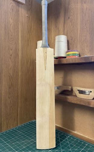 50% Off RRP! Grade 3 - Mid-Middle 2lb 9oz Bat#1940 - Save £137.50!