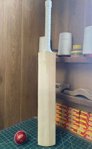 57% Off RRP! Grade 2 - Harrow -Sub Grade - Mid-Middle 2lb 6¼oz Bat#1599 - Save £100.00!