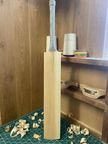 OVER 60% Off RRP! Grade 2 - SH -Sub Grade - Mid-Middle 2lb 10oz Bat#1837 - Save £225.00!