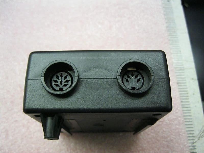 JM92 2 plug switch/control box 1 5 pin &1 8 pin and one pin at back