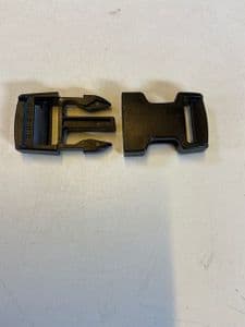 Side release buckle.