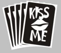 5 x kiss me stencils