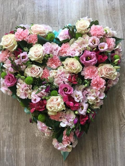 Pastel Loose Open Heart