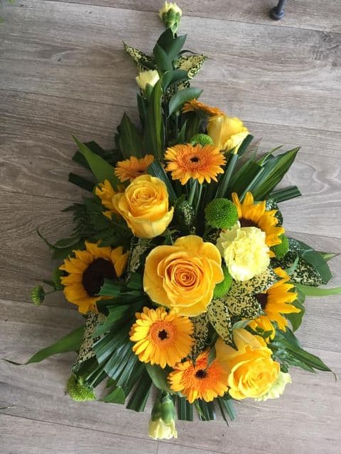 Yellow and Gold Single-Ended Spray