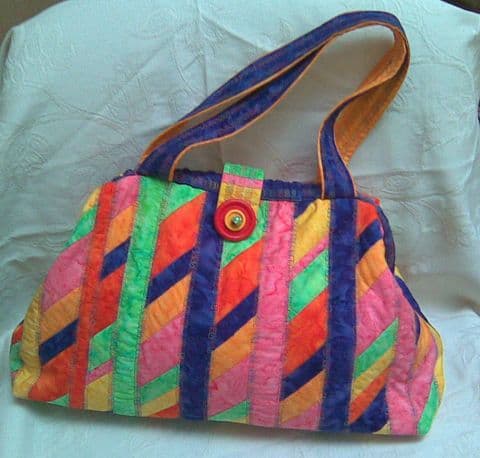 YLI RibbonFloss 011 - Light Gold