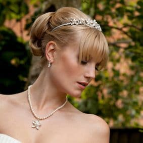 Martha pearl bridal pendant / necklace