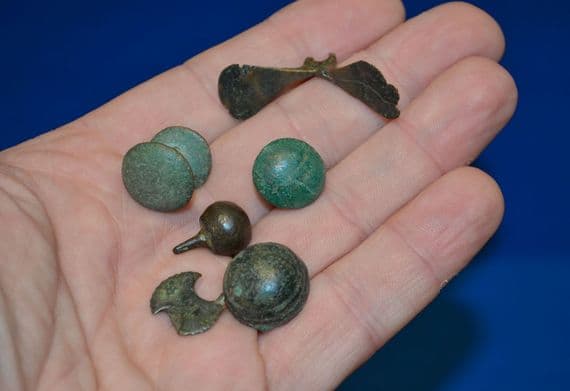 A cheap group of 6 assorted Celtic bronze artefacts, British. SOLD