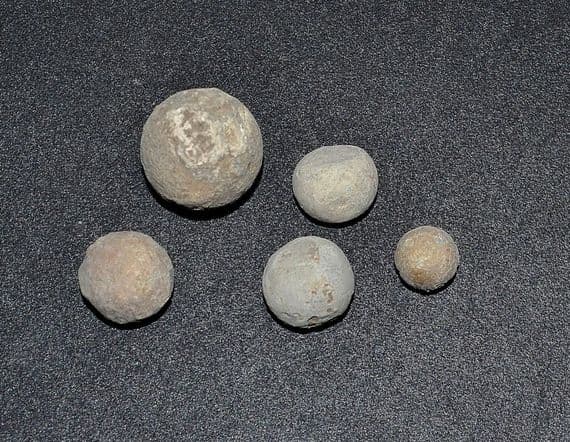 A good group of 5 lead musket balls from Foxby Hill, Lincs. Battle of Gainsborough 1643 (K24) SOLD