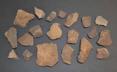 A group of 20 x assorted shards of rare Early Anglo Saxon Pagan period pottery, some decorated, from Lackford, Suffolk. (Lot 1) SOLD